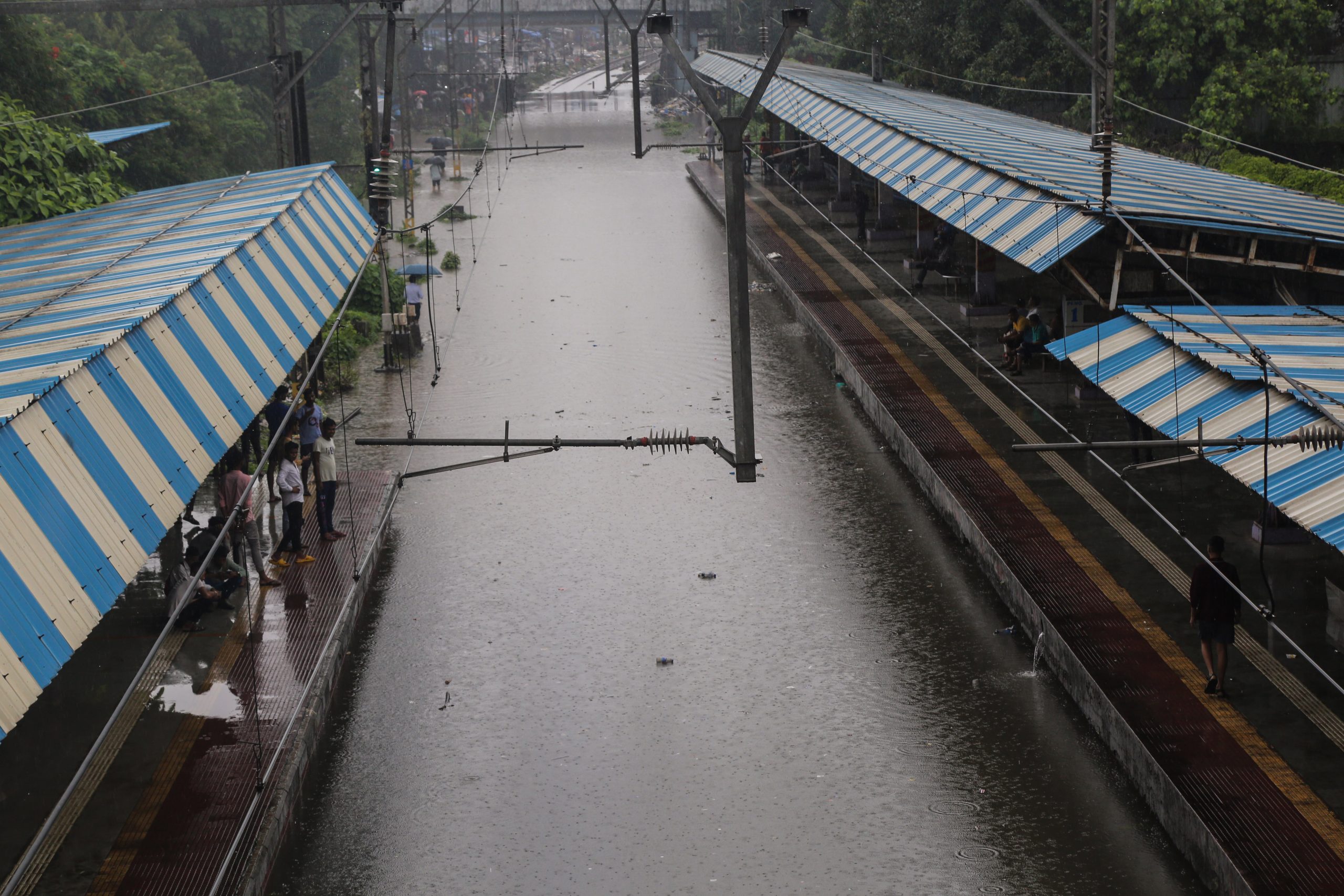 Heavy rain batters Mumbai; IMD issues alerts for more showers