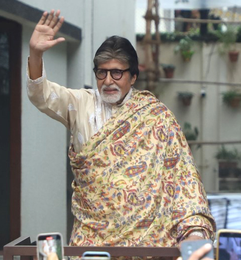 ‘ओ हमारे वज्र-दुर्दम’, पिता हरिवंश राय बच्चन की कविता से अमिताभ बच्चन ने जवानों में भरा जोश