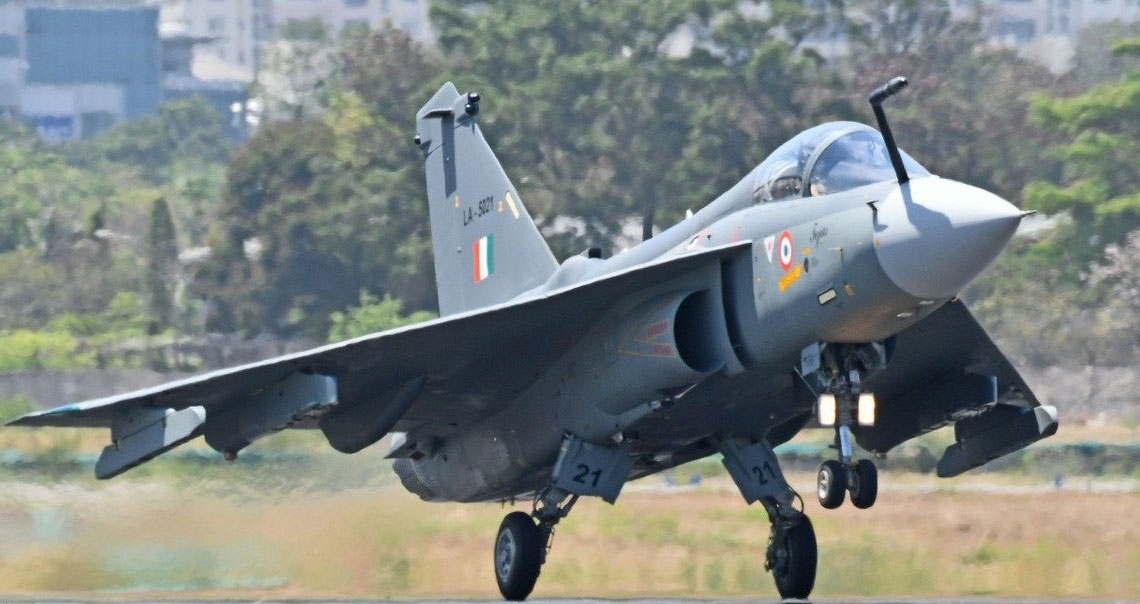 एचएएल इस साल भारतीय वायुसेना को सौंपेगा 12 तेजस Mk1A फाइटर जेट्स
