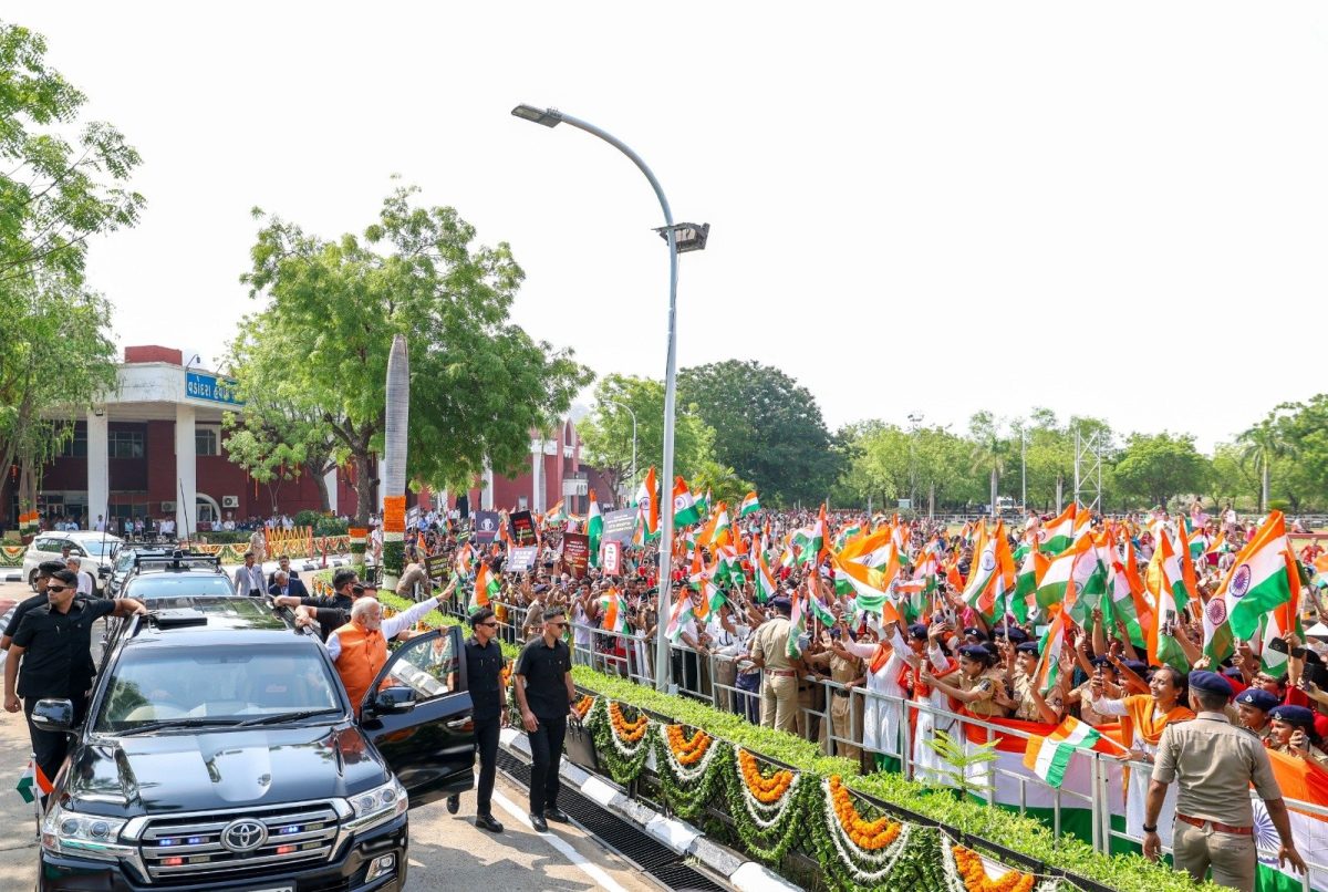 गुजरात में ‘सिंदूर सम्मान यात्रा’ में पीएम मोदी का हुआ जोरदार स्वागत, रोड शो में गूंज उठा ‘भारत माता की जय’ का नारा