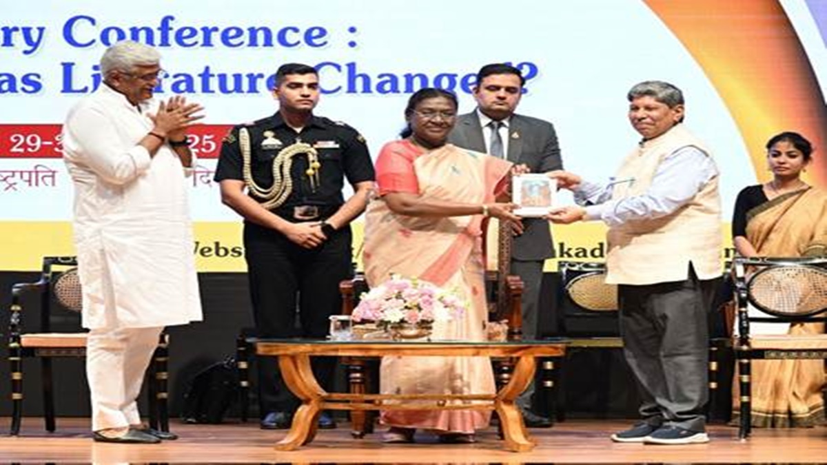 लोग साहित्य से प्रेरणा लेकर अपने आदर्शों को साकार कर सकते हैं: राष्ट्रपति द्रौपदी मुर्मु