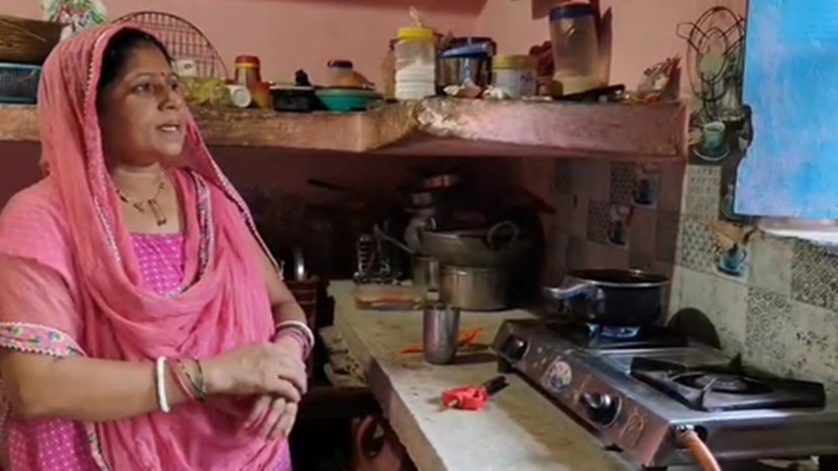 प्रधानमंत्री उज्ज्वला योजना ने कोडरमा की रेखा देवी का बदला जीवन, परिवार ने जताया पीएम मोदी का आभार