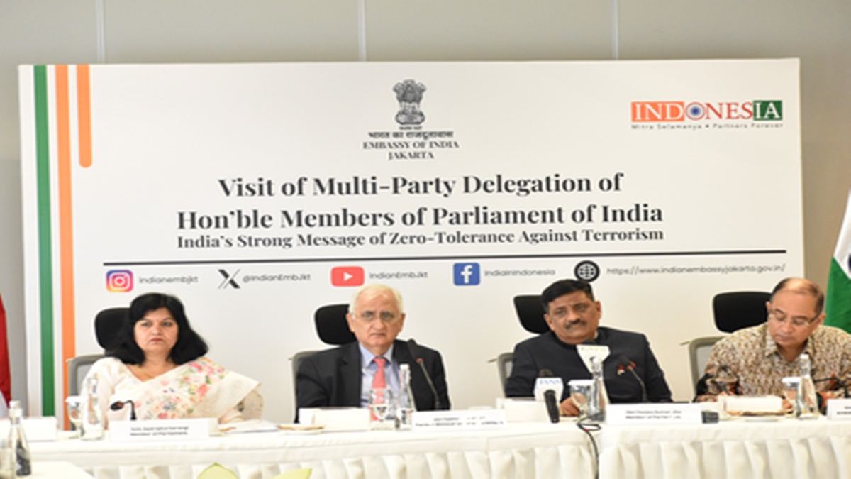 आतंकवाद के खिलाफ लड़ाई में भारतीय प्रतिनिधिमंडल को मिला इंडोनेशिया का साथ, संजय झा बोले- यहां भारत के लिए है बहुत सम्मान