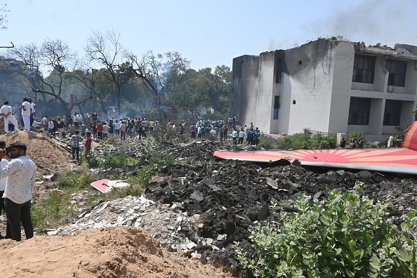 अहमदाबाद विमान हादसा : एयर इंडिया ने की पुष्टि, बताया 241 यात्रियों की गई जान अहमदाबाद विमान हादसा : एयर इंडिया ने की पुष्टि, बताया 241 यात्रियों की गई जान