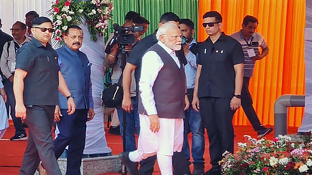 जम्मू-कश्मीर को मिली विकास की रफ्तार, पीएम मोदी ने चिनाब ब्रिज, अंजी पुल और वंदे भारत का किया उद्घाटन