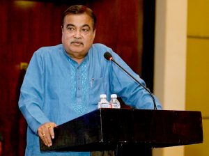 नितिन गडकरी ने शुरू की नई टोल तकनीक, बिना रुके होगा भुगतान