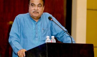 नितिन गडकरी ने शुरू की नई टोल तकनीक, बिना रुके होगा भुगतान
