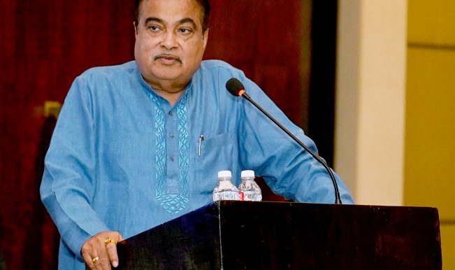 नितिन गडकरी ने शुरू की नई टोल तकनीक, बिना रुके होगा भुगतान