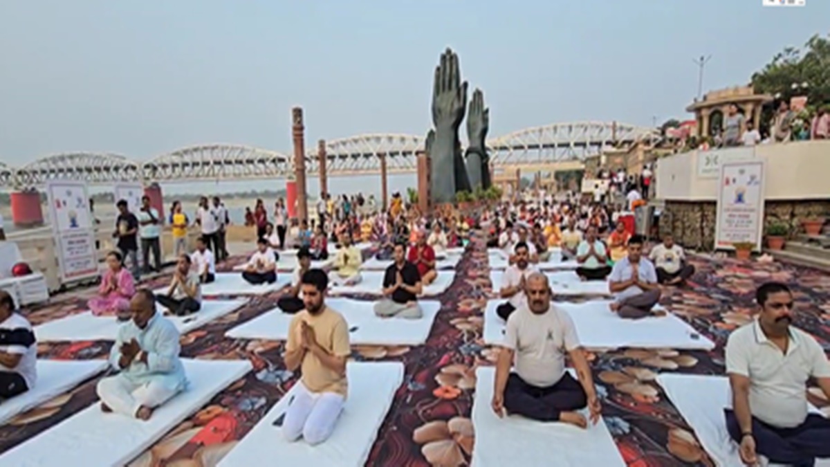 वाराणसी में योग सप्ताह का भव्य शुभारंभ, ‘एक पृथ्वी, एक स्वास्थ्य’ का दिया संदेश