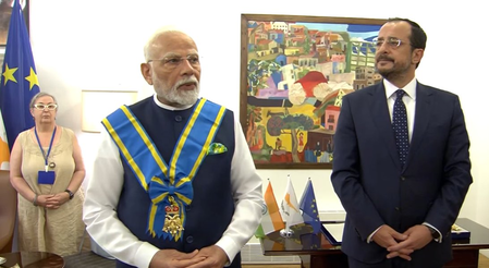 पीएम मोदी को मिला साइप्रस का सर्वोच्च सम्मान ‘ग्रैंड क्रॉस ऑफ द ऑर्डर ऑफ मकारियोस III’ पीएम मोदी को मिला साइप्रस का सर्वोच्च सम्मान ‘ग्रैंड क्रॉस ऑफ द ऑर्डर ऑफ मकारियोस III’
