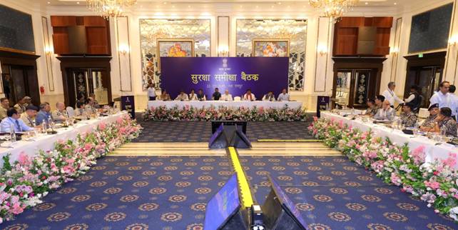 केंद्रीय गृह मंत्री ने रायपुर में की सुरक्षा संबंधी अहम बैठक, कहा- ‘मार्च 2026 तक नक्सलवाद मुक्त होगा देश’  