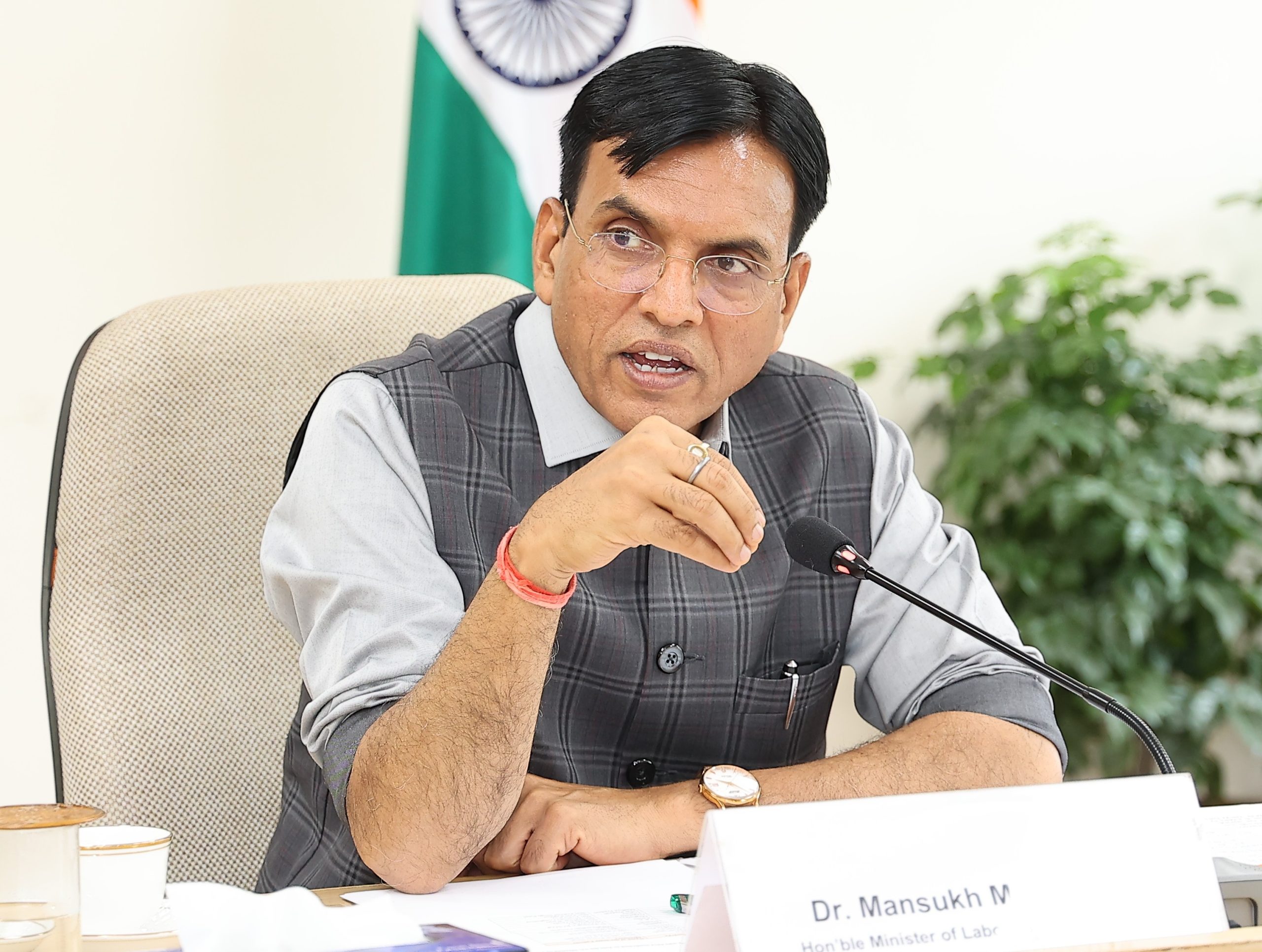 PLI के बाद अब ELI योजना से मिलेगी आत्मनिर्भर भारत को नई ताकत : डॉ. मनसुख मांडविया