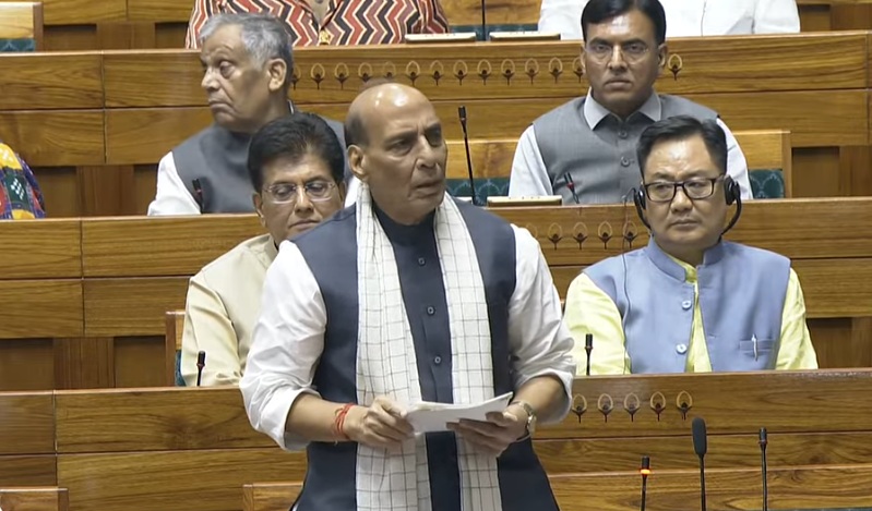 लोकसभा में बोले रक्षा मंत्री- ऑपरेशन सिंदूर में 100 से अधिक आतंकियों का सफाया, सिंदूर बना शौर्य की पहचान