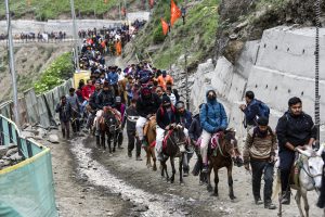 Over 1.13 lakh yatris perform Amarnath Yatra in five days as another batch heads to Kashmir