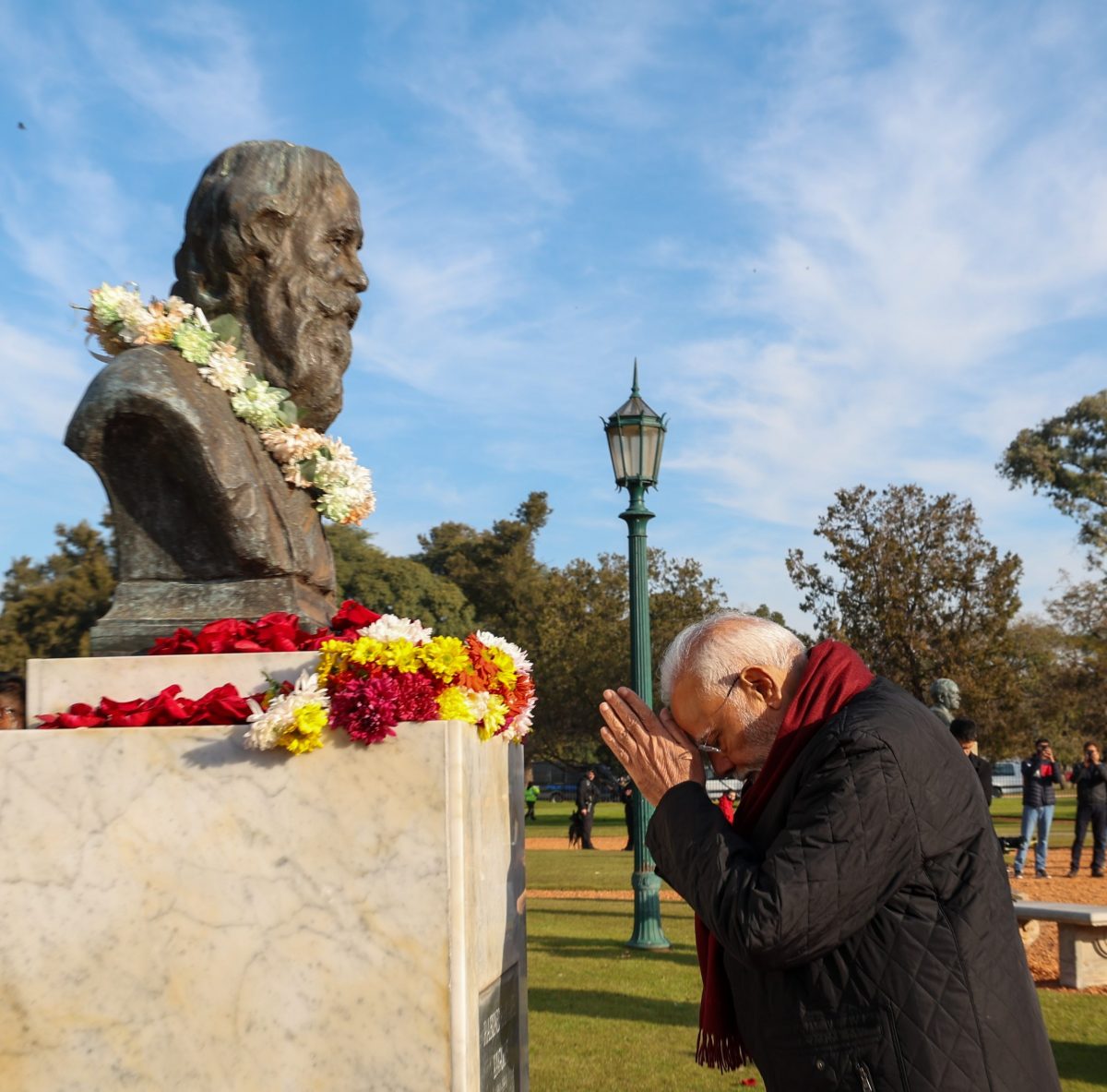 PM Modi pays tribute to statues of Mahatma Gandhi, Rabindranath Tagore in Buenos Aire