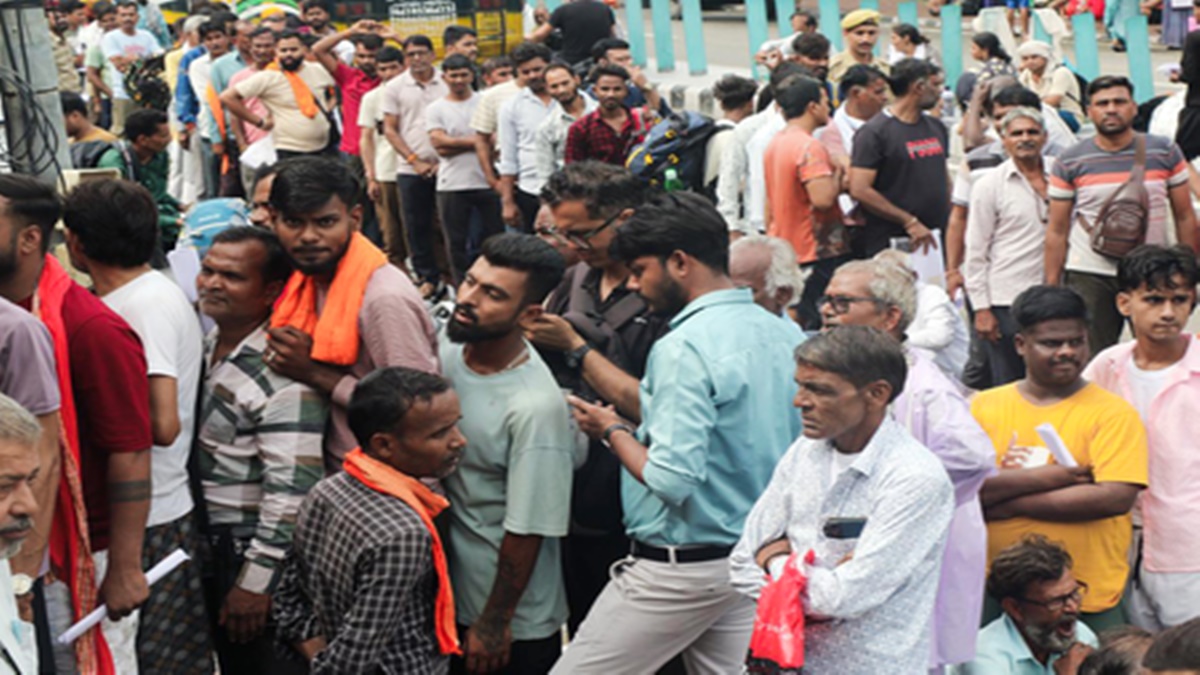 अमरनाथ यात्रा में श्रद्धालुओं का उमड़ा सैलाब, चार दिन में 70 हजार से अधिक लोगों ने किए दर्शन