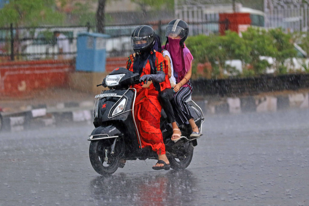 Centre urges public to use only BIS-certified helmets for two-wheeler safety