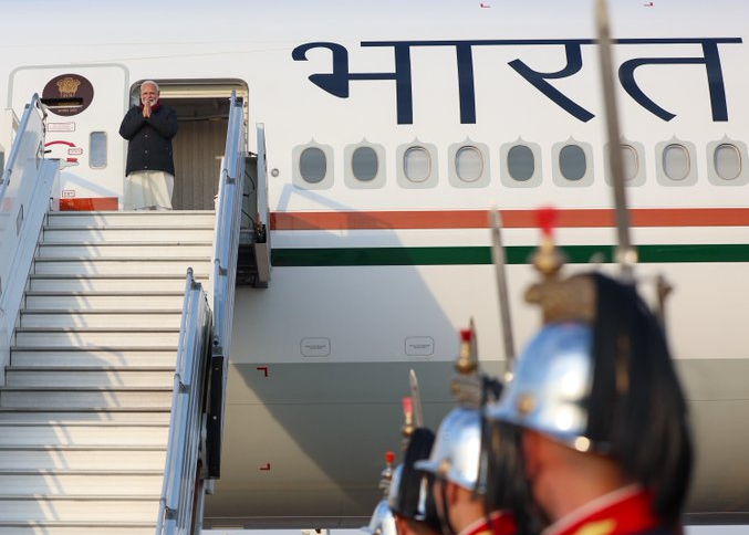 अर्जेंटीना की सफल यात्रा के बाद ब्राजील रवाना हुए पीएम मोदी, BRICS सम्मेलन में लेंगे हिस्सा अर्जेंटीना की सफल यात्रा के बाद ब्राजील रवाना हुए पीएम मोदी, BRICS सम्मेलन में लेंगे हिस्सा