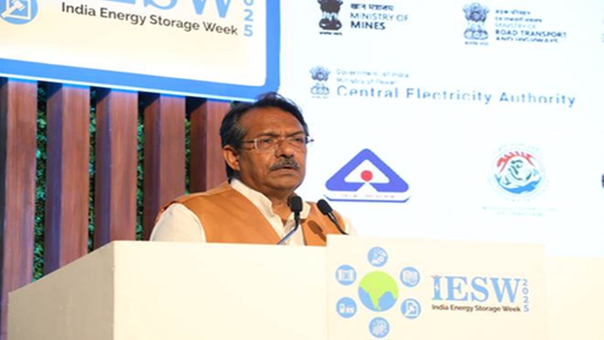 केंद्र सरकार ग्रीन मोबिलिटी और ईवी मैन्युफैक्चरिंग इकोसिस्टम विकसित करने के लिए प्रतिबद्ध : केंद्रीय मंत्री हर्ष मल्होत्रा