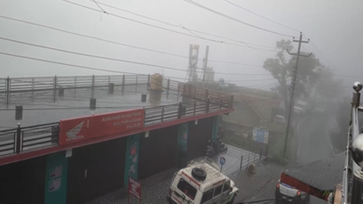 पहाड़ों में मानसून का कहर, चमोली-चंबा में जनजीवन अस्त व्यस्त, बदरीनाथ हाईवे बंद