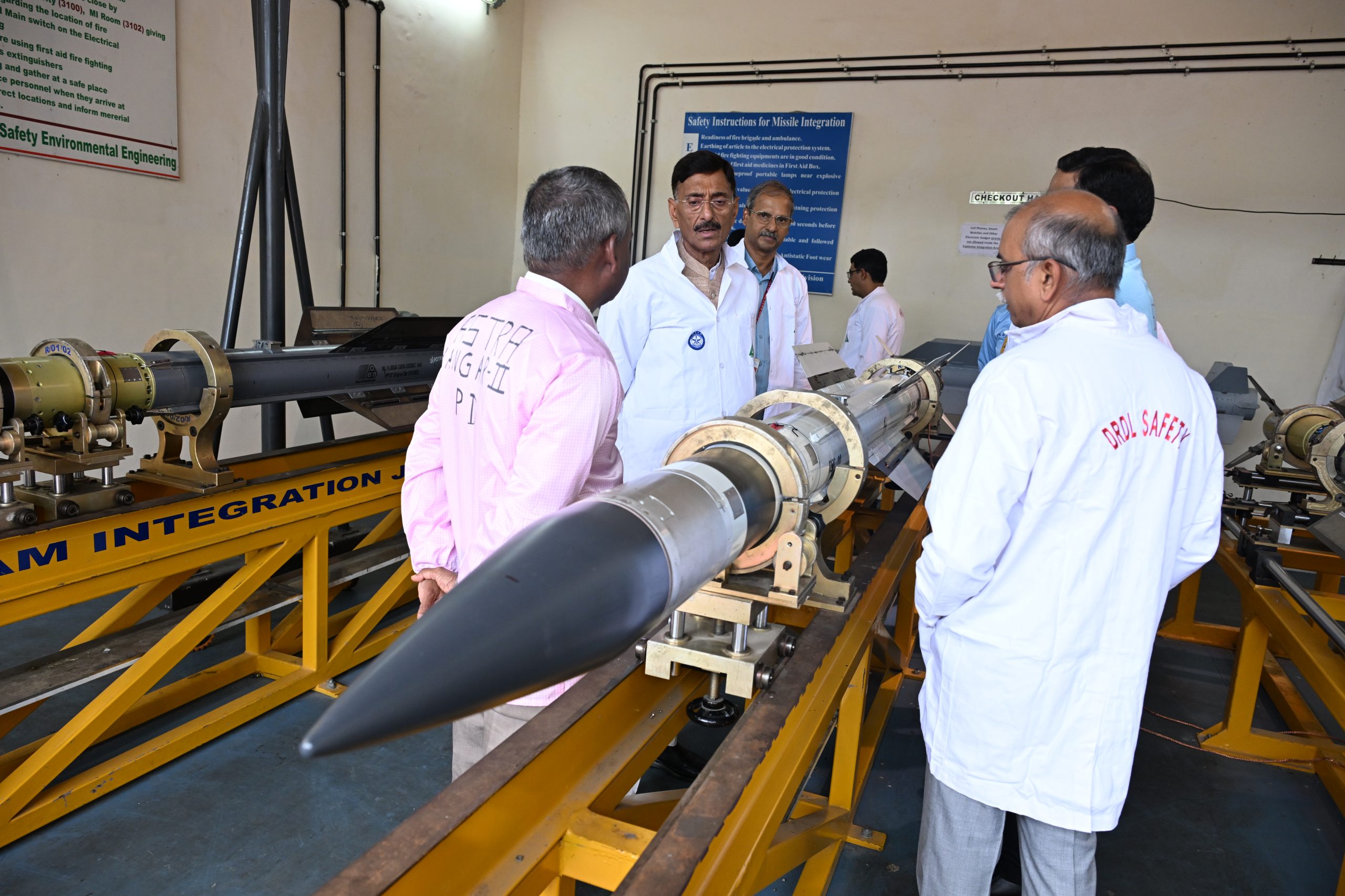 रक्षा राज्य मंत्री संजय सेठ ने DRDO के डॉ. एपीजे अब्दुल कलाम मिसाइल कॉम्प्लेक्स का किया दौरा