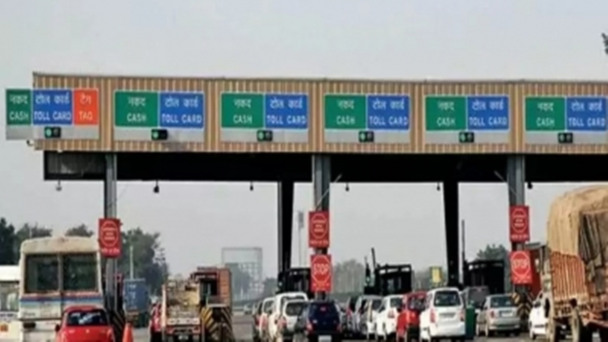 केंद्र सरकार ने पुल, फ्लाईओवर, सुरंग वाले राजमार्गों के लिए टोल रेट्स में 50 प्रतिशत तक की कटौती की