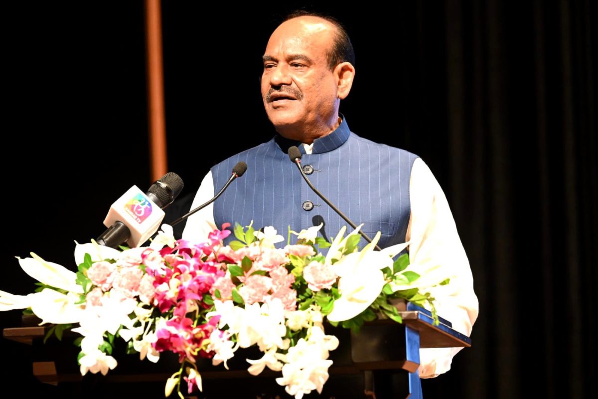 शहरी निकायों को अधिक उत्तरदायी और पारदर्शी बनाया जाना चाहिए : लोकसभा अध्यक्ष ओम बिरला शहरी निकायों को अधिक उत्तरदायी और पारदर्शी बनाया जाना चाहिए : लोकसभा अध्यक्ष ओम बिरला