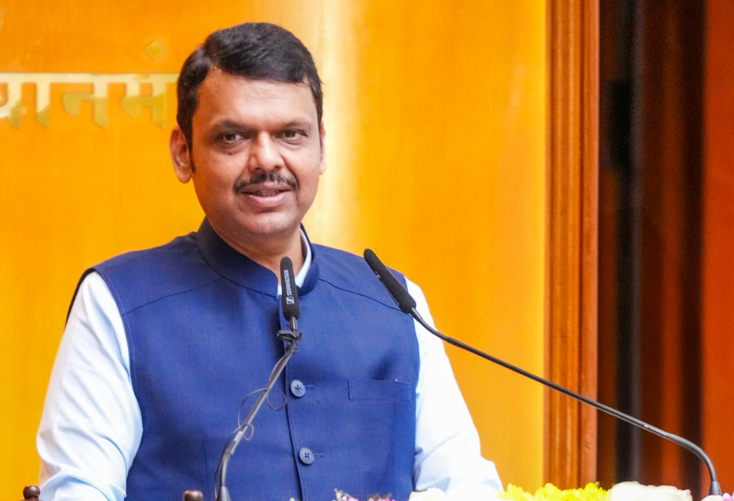 सीएम फडणवीस ने साधा राहुल गांधी पर निशाना, कहा- देश के खिलाफ न करें बयानबाजी