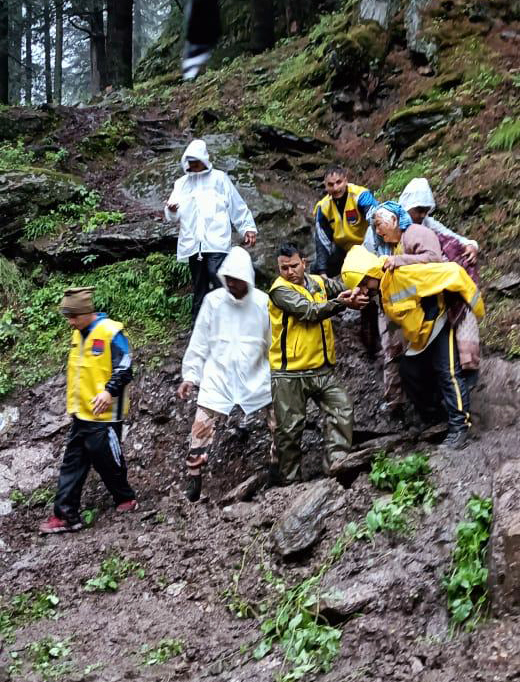 37 villagers (22 men, 11 women & 4 children) rescued and safely evacuated to ITBP BOP Kopang