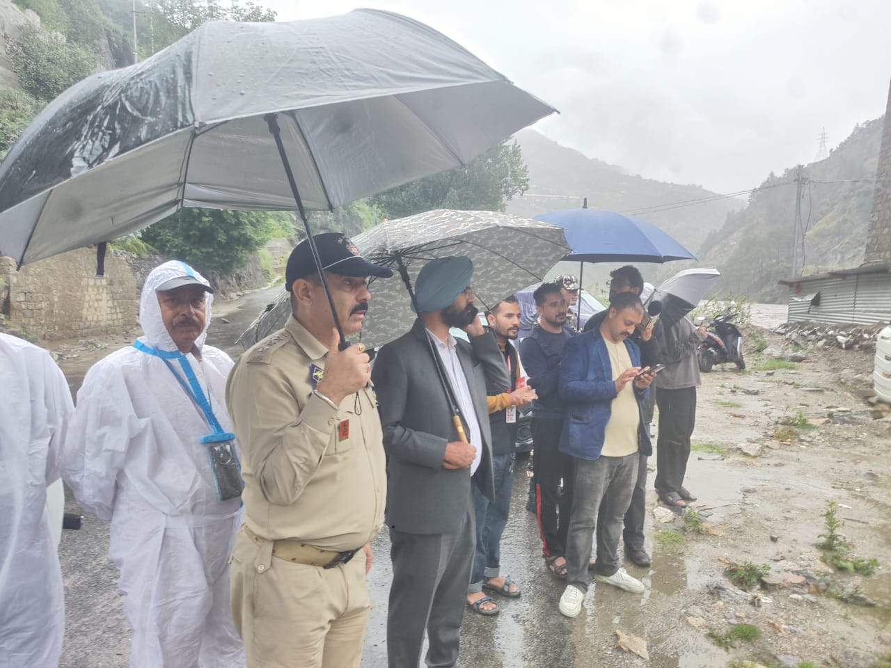 जम्मू-कश्मीर में लगातार बारिश से चिनाब का जलस्तर बढ़ा, चेतावनी जारी