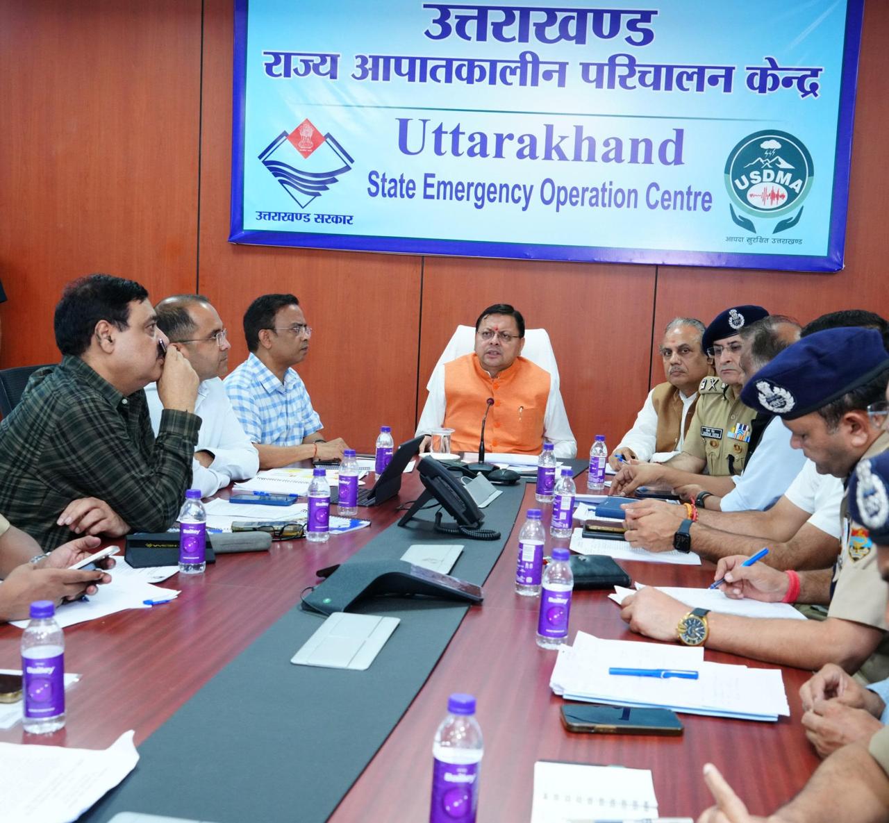 उत्तरकाशी धराली आपदा : सीएम धामी ने राज्य आपदा परिचालन केंद्र में अधिकारियों के साथ की बैठक