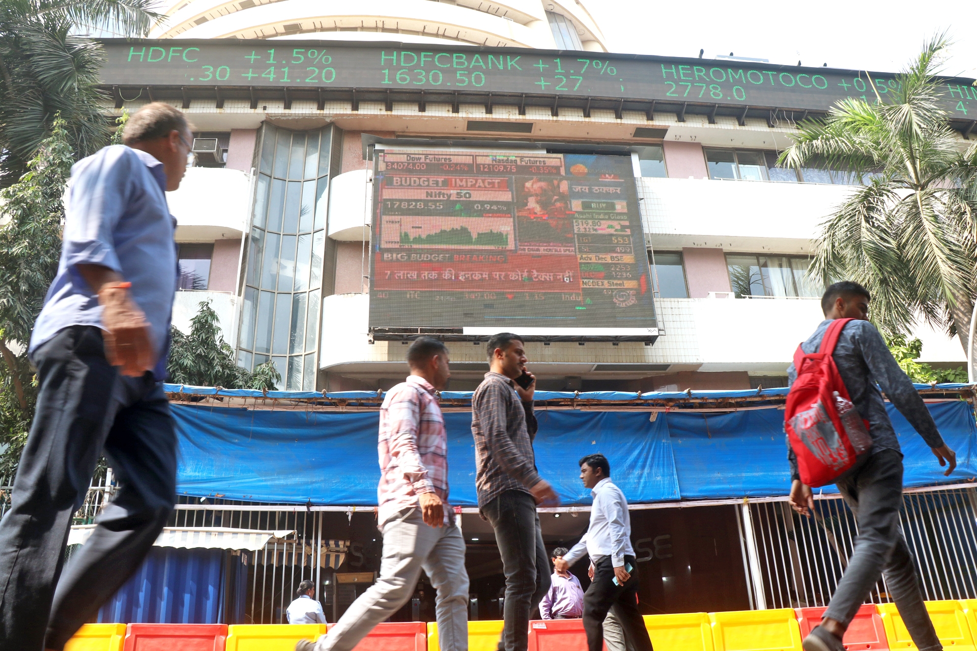 Sensex, Nifty slip in early trade amid global tech sell-off and fading fed cut hopes