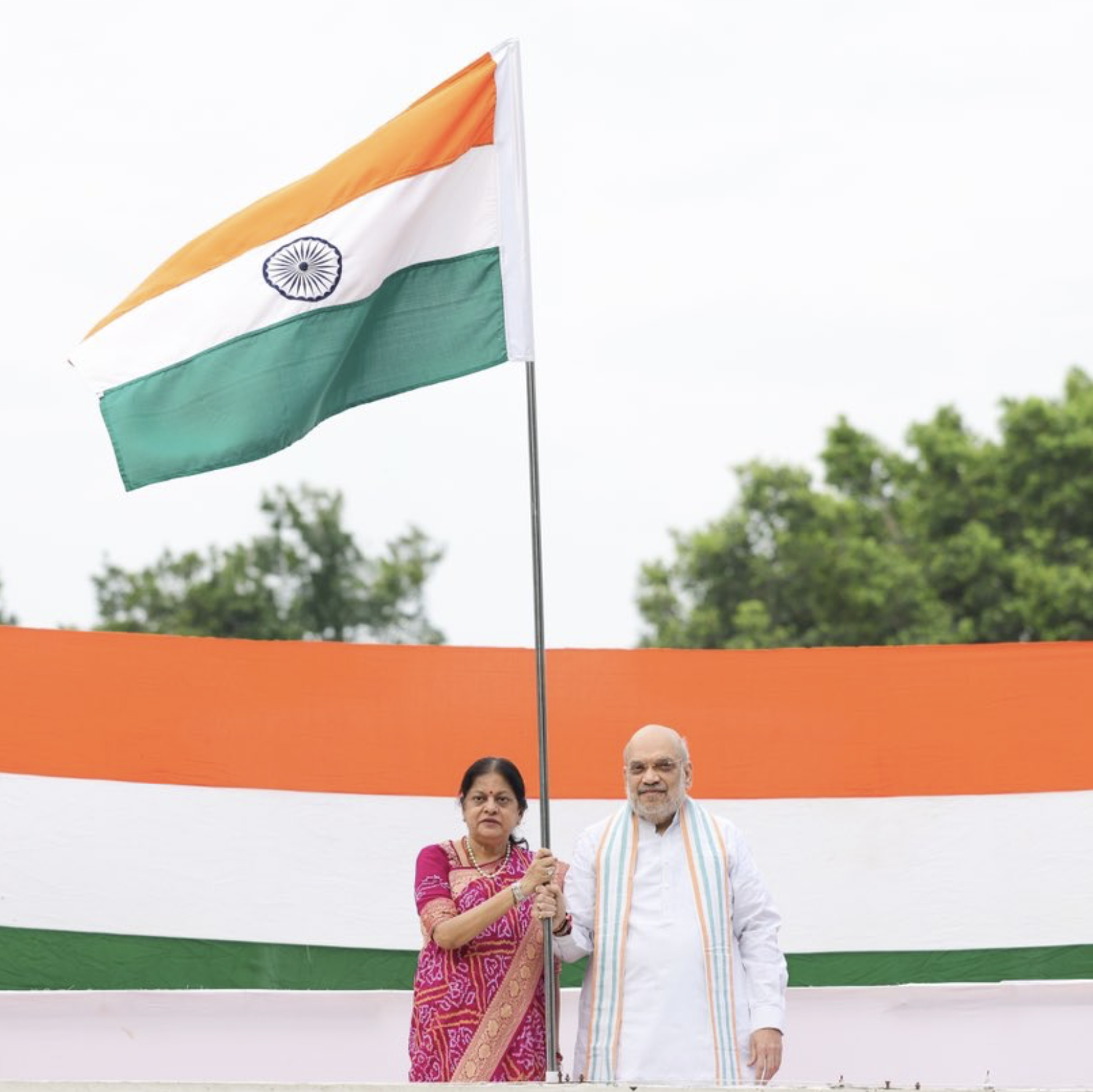 हर घर तिरंगा: केंद्रीय गृह मंत्री अमित शाह ने अपने आवास पर फहराया तिरंगा