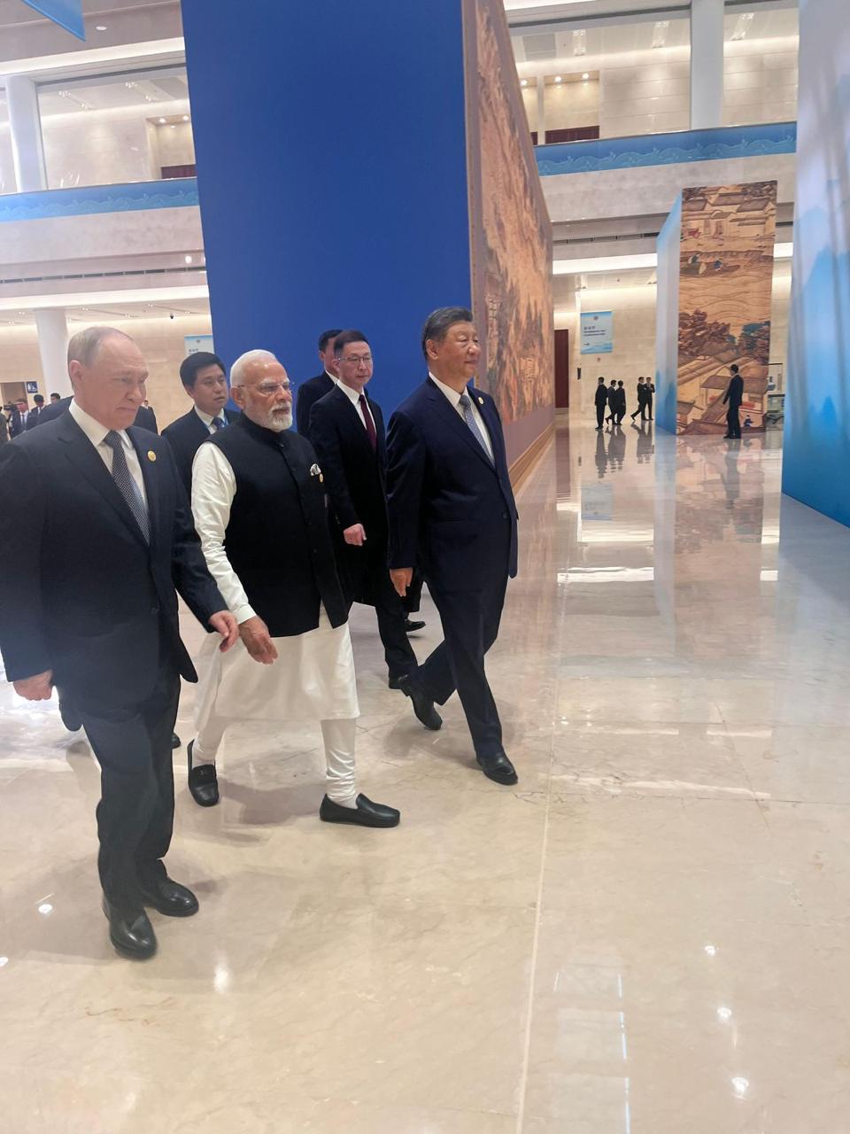 SCO शिखर सम्मेलन : प्रधानमंत्री मोदी की पुतिन और जिनपिंग के साथ अहम मुलाकात, शेयर किया फोटो