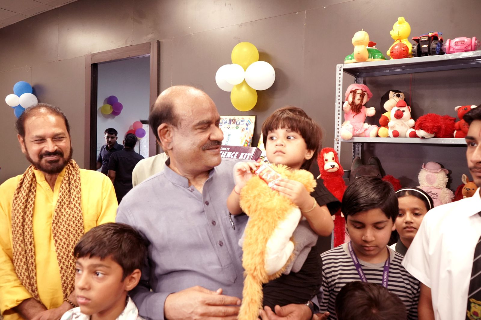 वंचित बच्चों तक खिलौनों के साथ खुशियां भी पहुंचाएगा नमो टॉय बैंक- ओम बिरला