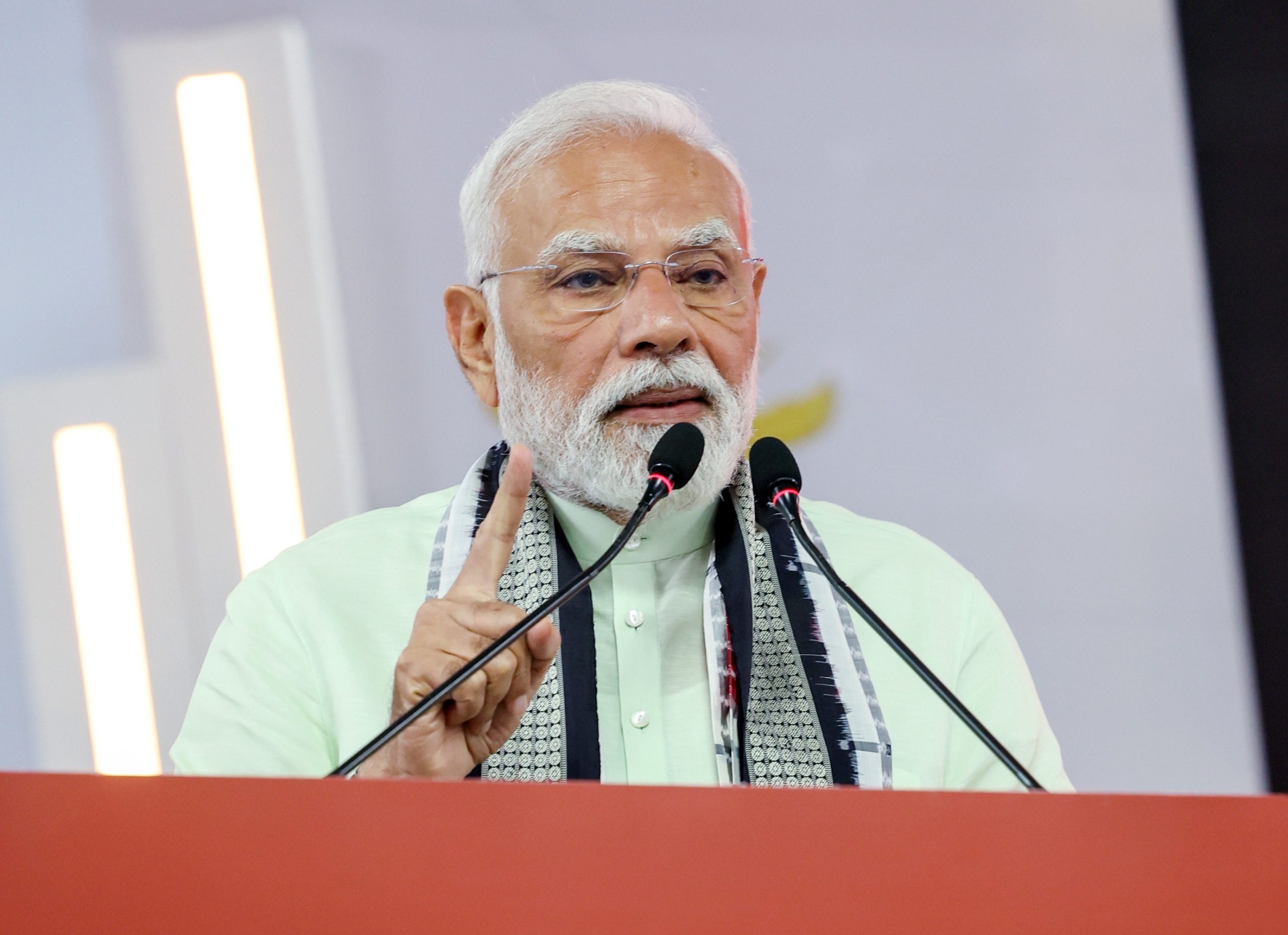देश के विकास में ब्लू इकोनॉमी की भूमिका अहम, पीएम मोदी ने सागरमाला और मत्स्य संपदा योजना को बताया निर्णायक