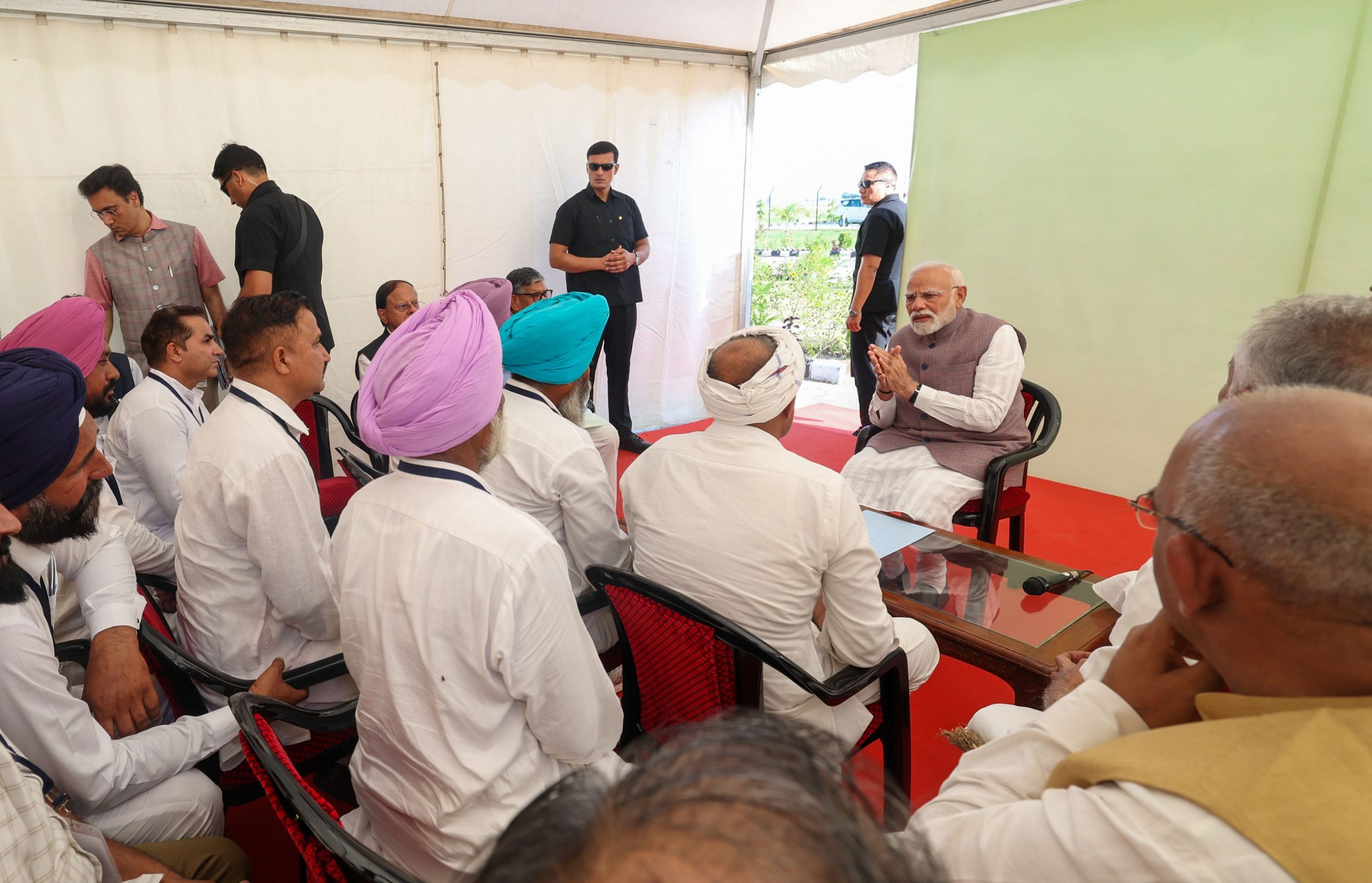 पंजाब बाढ़ राहत : पीएम मोदी ने की 1,600 करोड़ रुपए की आर्थिक मदद की घोषणा, अनाथ बच्चों को मिलेगा PM CARES का सहारा