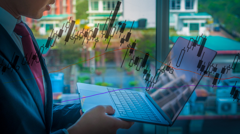 फ्लैट शुरुआत के साथ शेयर बाजार में हल्की तेजी, आईटी और PSU बैंक शेयरों में बढ़त