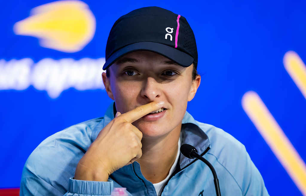 Anisimova stuns second seed Swiatek to make US Open last four