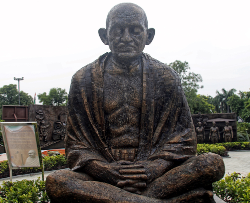 लंदन में महात्मा गांधी की प्रतिमा के साथ तोड़फोड़, भारत ने जताई कड़ी आपत्ति