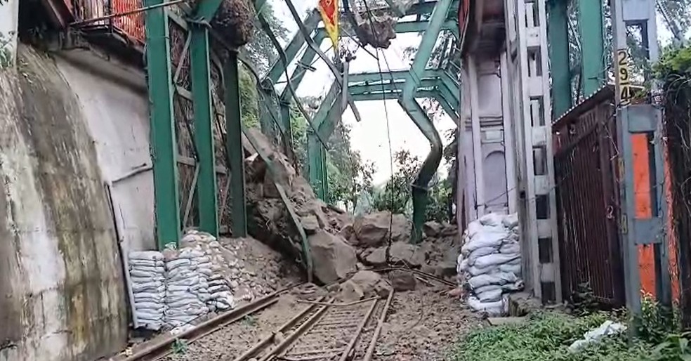Landslide hits Haridwar’s Mansa Devi hill, railway traffic disrupted