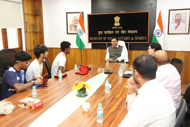 Mansukh Mandaviya felicitates India’s medal winners at Speed Skating World Championships 2025