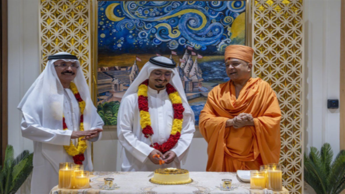 डीपी वर्ल्ड चेयरमैन सुल्तान बिन सुलायेम ने अबू धाबी के बीएपीएस मंदिर में किया दर्शन