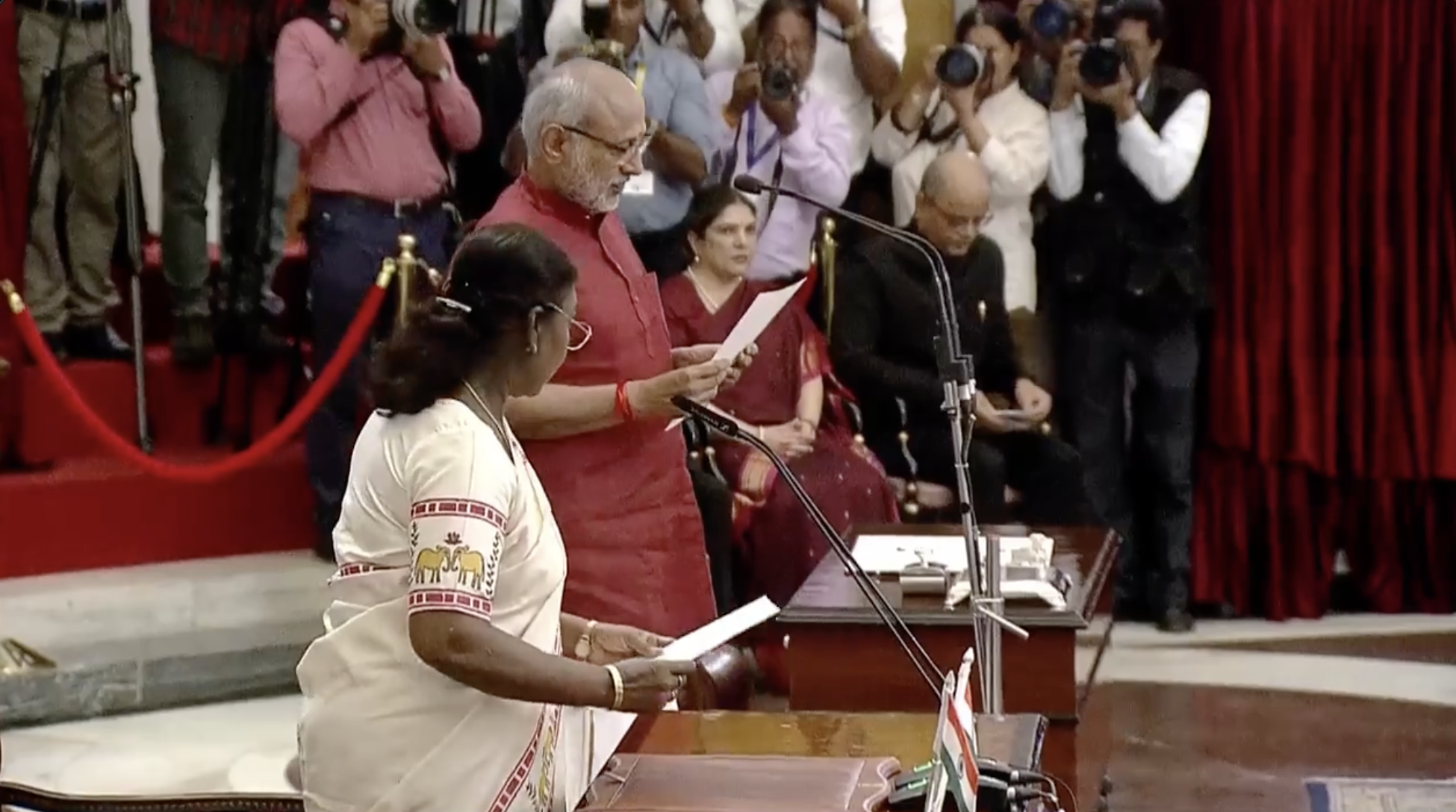 सी.पी. राधाकृष्णन बने देश के उपराष्ट्रपति, राष्ट्रपति मुर्मु ने दिलाई शपथ