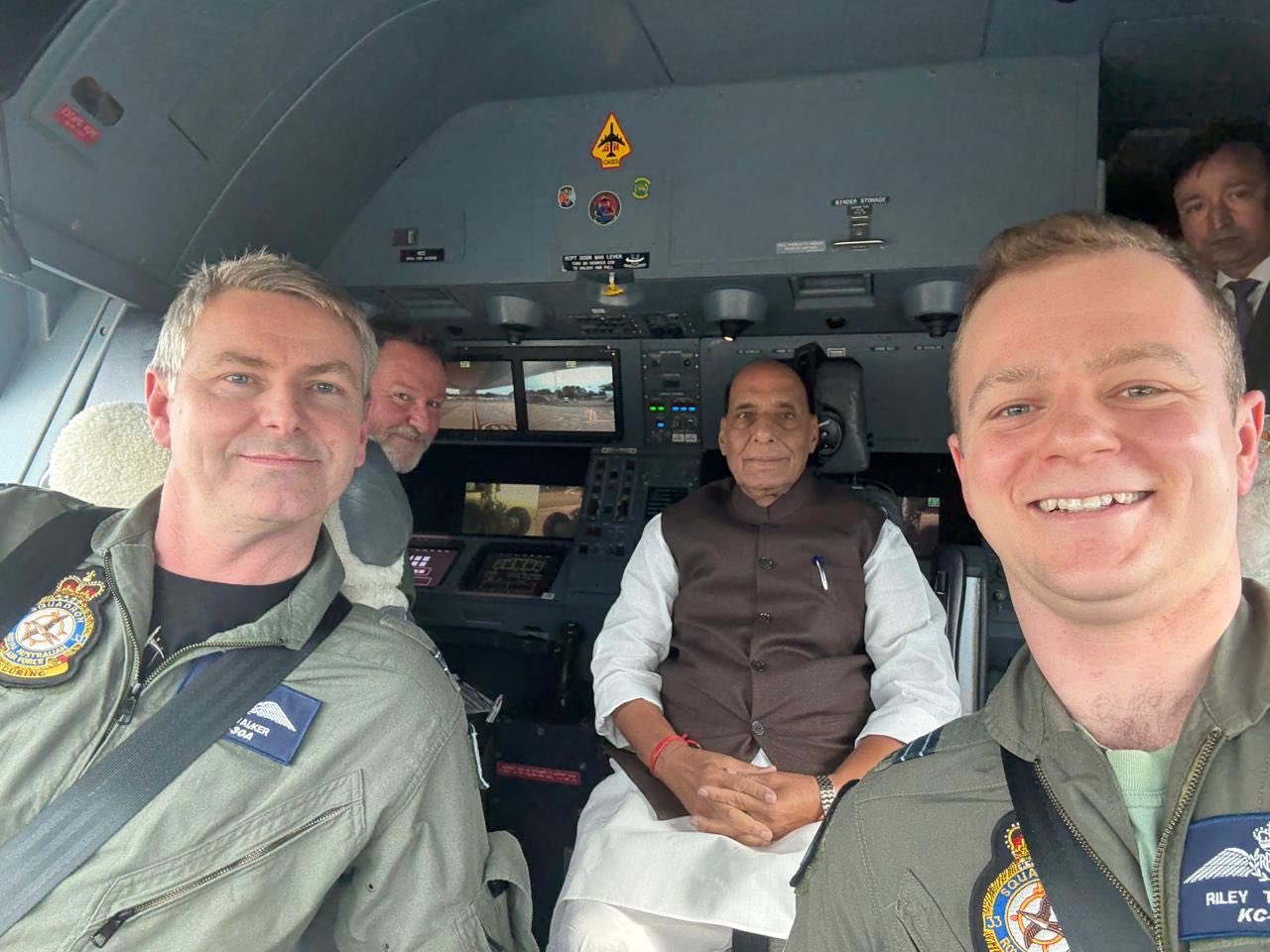 रक्षामंत्री राजनाथ सिंह ने ऑस्ट्रेलियाई समकक्ष के साथ कैनबरा में की द्विपक्षीय बैठक, आतंकवाद पर वैश्विक एकजुटता की अपील