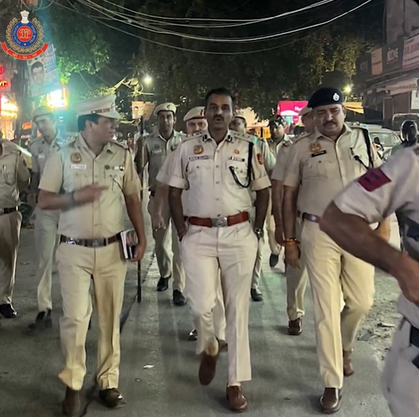 दिल्ली : त्योहारी सीजन पर पुलिस ने बढ़ाई सुरक्षा, चेकिंग अभियान में तेजी