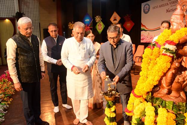 सरकार ने शास्त्रीय भाषाओं को बढ़ावा देने के लिए मुंबई विश्वविद्यालय में उत्कृष्टता केंद्र किए स्थापित