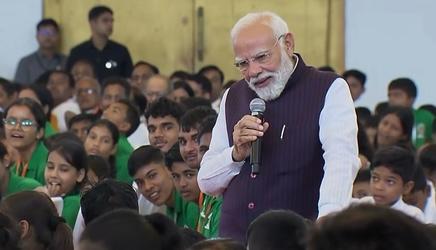 पीएम मोदी का छत्तीसगढ़ दौरा : ‘दिल की बात’कार्यक्रम में बच्चों से की बात, ब्रह्माकुमारी के ‘शांति शिखर’ का किया उद्घाटन