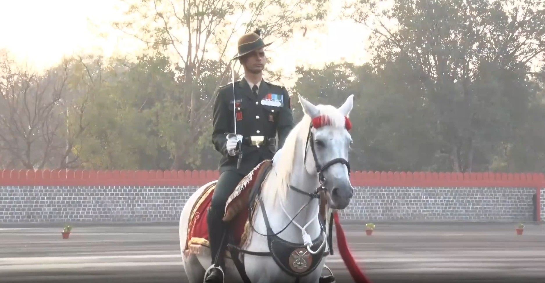 पुणे : एनडीए में 149वें बैच की पासिंग आउट परेड संपन्न, नौसेना प्रमुख एडमिरल दिनेश त्रिपाठी रहे मुख्य अतिथि