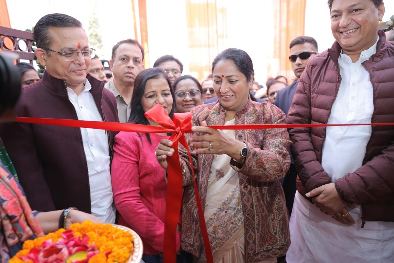 सीएम रेखा गुप्ता ने 70 आयुष्मान आरोग्य मंदिर सेंटर का किया उद्घाटन